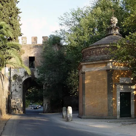 Porta Latina - Private Rome's Center Apartament *
